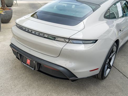 Used 2021 Porsche Taycan RWD image 7
