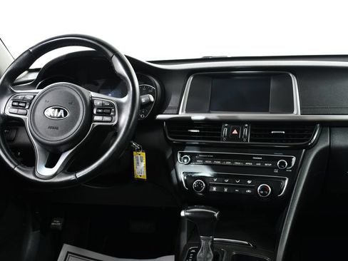 Used 2018 Kia Optima S FWD image 8
