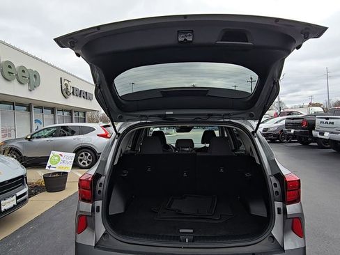 Used 2022 Kia Seltos LX image 16