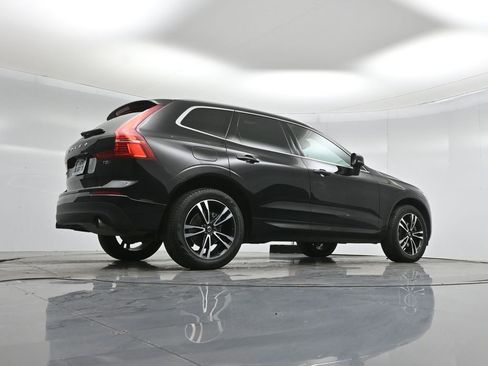 Used 2021 Volvo XC60 T5 Momentum w/ Premium Package image 49