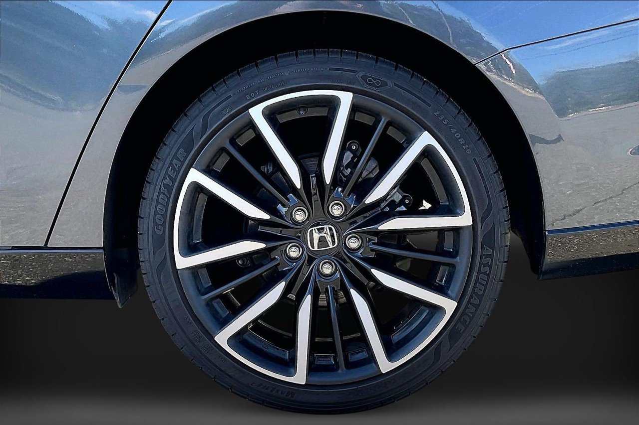 Used 2023 Honda Accord Touring image 36