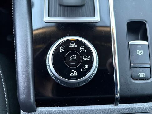 Used 2024 Mitsubishi Outlander ES image 21