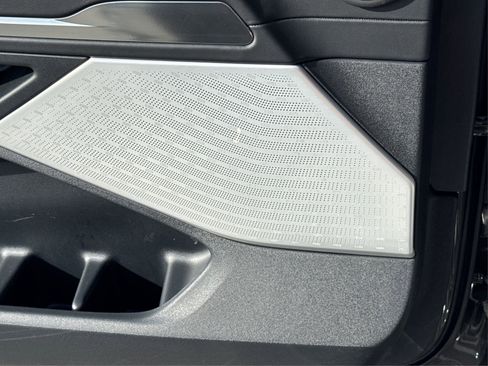 Used 2025 Lincoln Navigator Black Label image 34