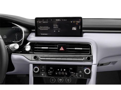 Used 2025 Genesis G70 2.5T image 12