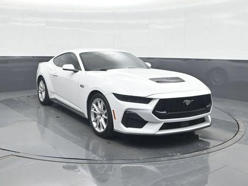 Used 2025 Ford Mustang GT Premium RWD image 8