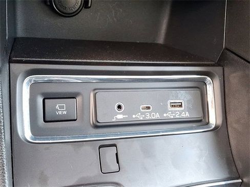 Used 2023 Subaru Ascent Limited w/ Technology Package image 28