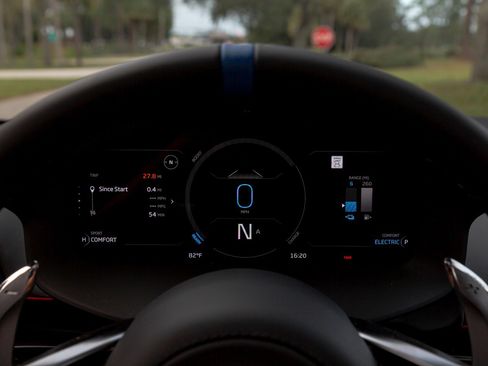 New 2025 McLaren Artura Spider image 36