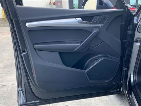 Used 2025 Audi Q5 2.0T Premium image 25