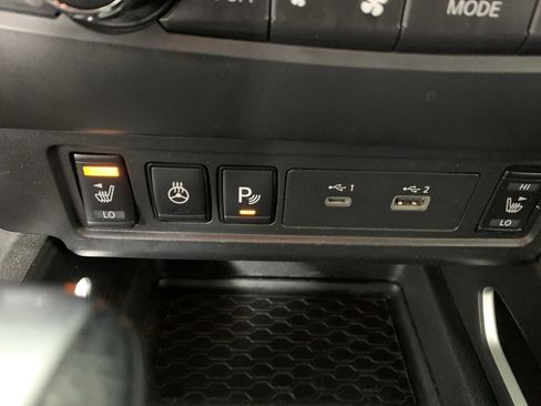 Used 2023 Nissan Frontier SV w/ Technology Package image 22