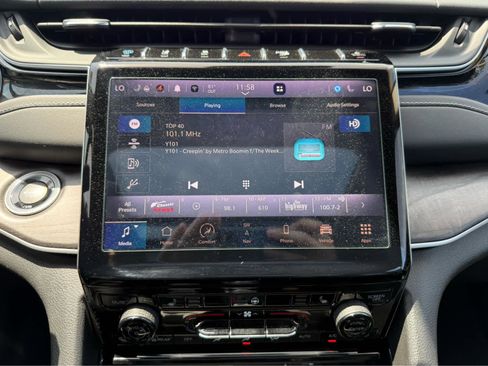 Used 2022 Jeep Grand Cherokee Limited 4xe image 17