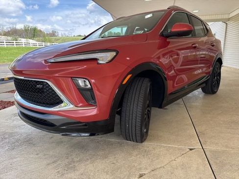 Used 2024 Buick Encore GX Sport Touring image 9