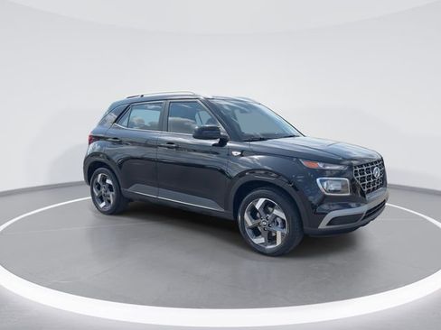 New 2026 Hyundai Venue SEL FWD image 2