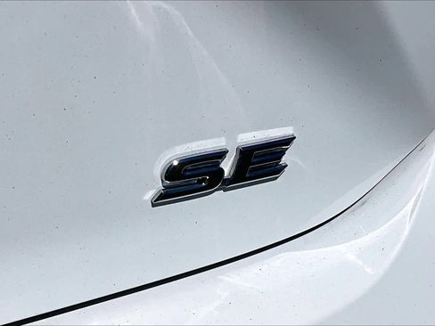 Used 2025 Toyota Camry SE FWD image 9
