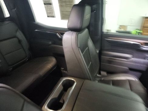 Used 2023 Chevrolet Silverado 1500 High Country w/ Technology Package AWD/4WD image 13