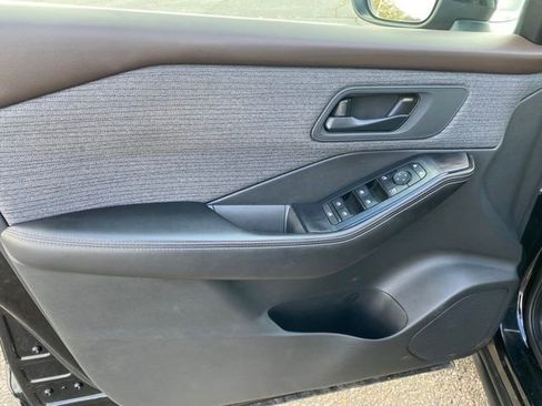 Used 2021 Nissan Rogue S image 15