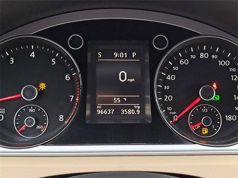 Used 2013 Volkswagen CC Sport image 12