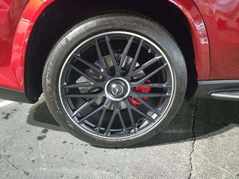 Used 2025 Mercedes-Benz GLS 63 AMG 4MATIC image 32