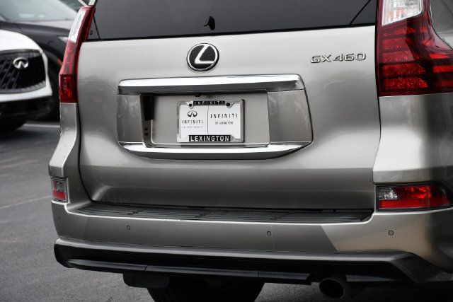 Used 2021 Lexus GX 460 Premium w/ Accessory Package AWD/4WD image 28