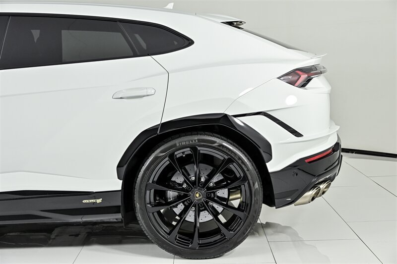 Used 2024 Lamborghini Urus S AWD/4WD image 11