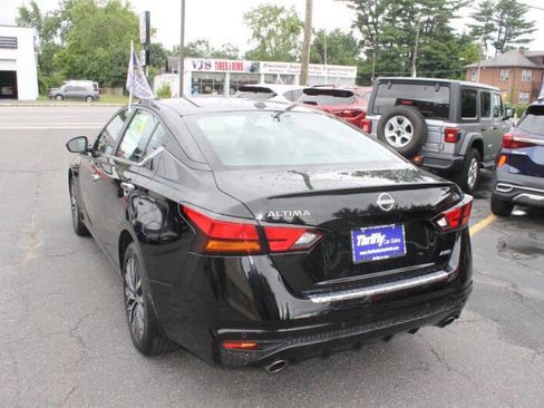 Used 2023 Nissan Altima 2.5 SV w/ SV Premium Package image 11