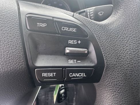 Used 2019 Hyundai Elantra SE w/ Cargo Package image 30