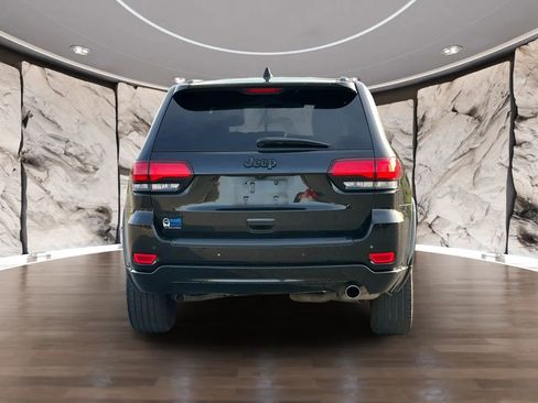 Used 2021 Jeep Grand Cherokee Laredo X image 6