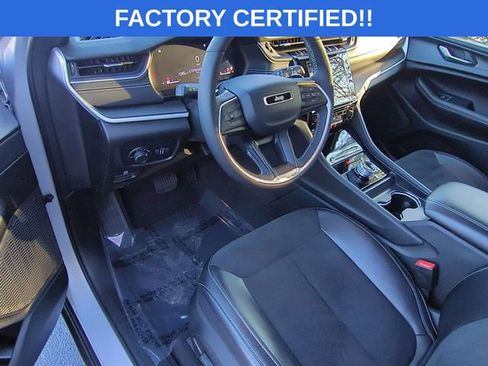 Certified 2024 Jeep Grand Cherokee Altitude image 12