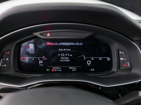 Used 2022 Audi Q8 Premium image 15