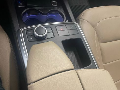 Used 2015 Mercedes-Benz GL 450 4MATIC image 35