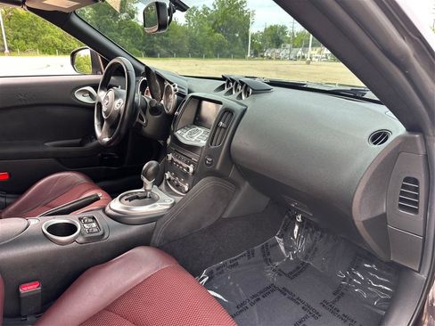 Used 2010 Nissan 370Z Touring w/ Sport Pkg RWD image 35