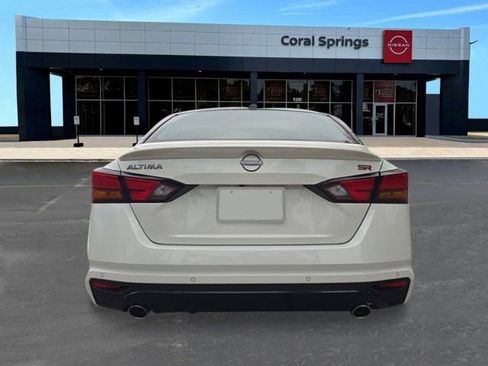 New 2026 Nissan Altima 2.5 SR w/ SR Premium Package FWD image 4