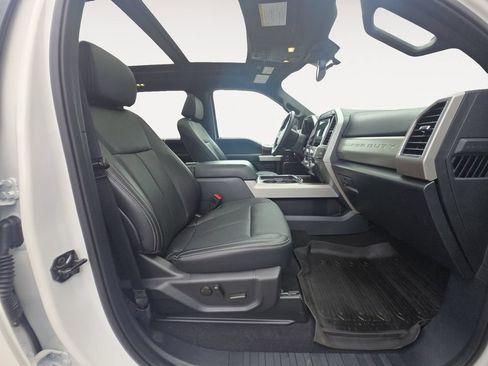 Used 2022 Ford F250 Lariat w/ Black Appearance Package AWD/4WD image 16