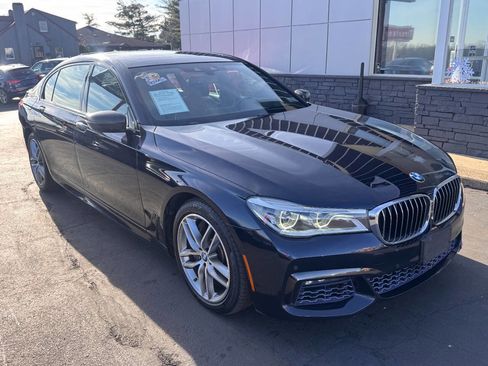 Used 2017 BMW 750i xDrive image 11