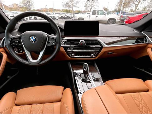 Used 2023 BMW 540i w/ Convenience Package image 17