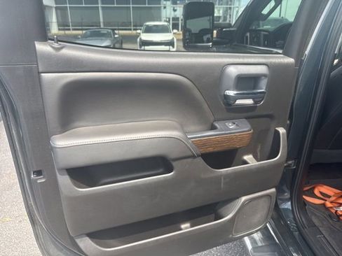 Used 2018 GMC Sierra 2500 Denali w/ Duramax Plus Package AWD/4WD image 31