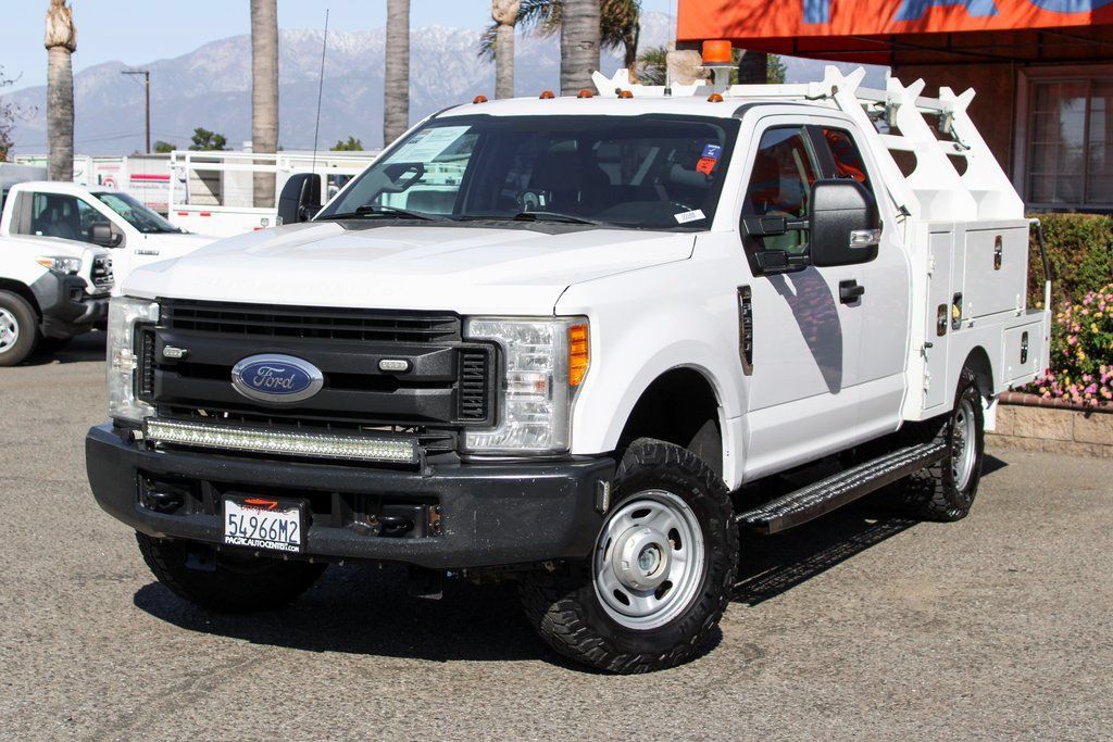 Used 2017 Ford F250 XL w/ Power Equipment Group AWD/4WD image 4