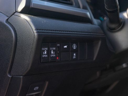 Used 2024 Honda Odyssey EX-L image 19