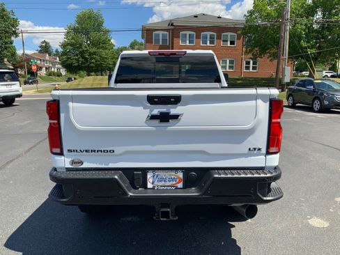 New 2026 Chevrolet Silverado 2500 LTZ w/ LTZ Plus Package AWD/4WD image 6