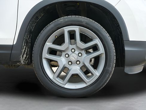 Used 2023 Honda Passport EX-L image 10