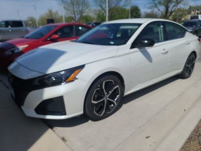 Used 2024 Nissan Altima 2.5 SR