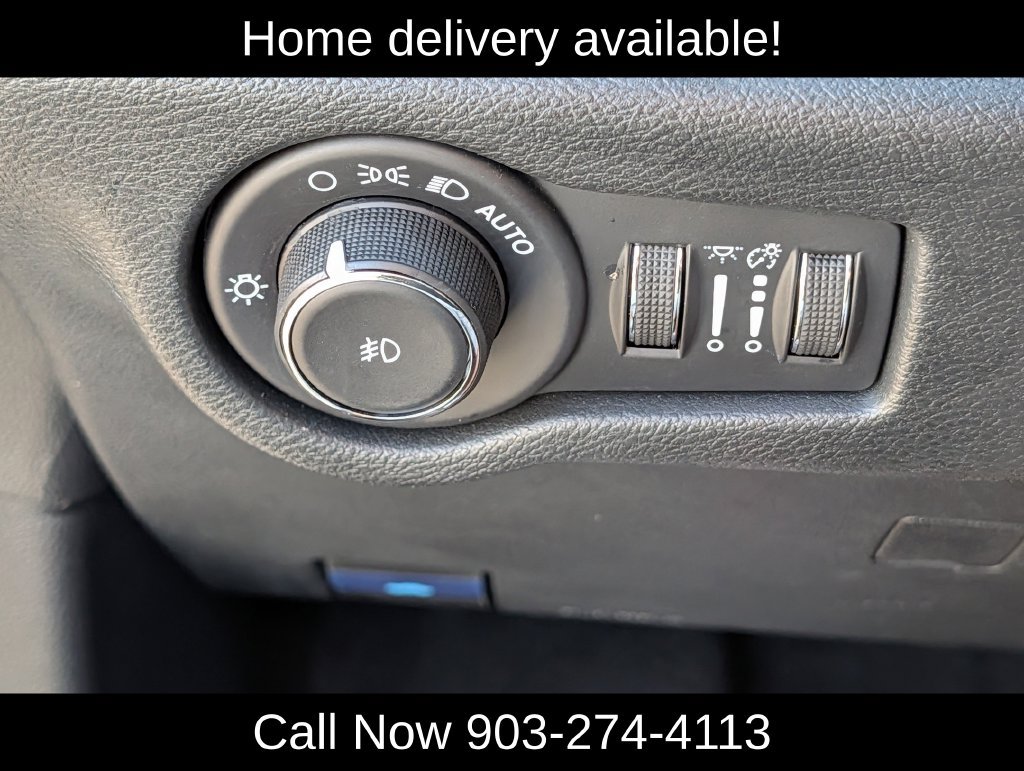 Used 2026 Chrysler Pacifica Select FWD image 25