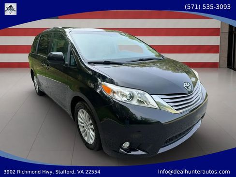 Used 2016 Toyota Sienna XLE Premium FWD image 2