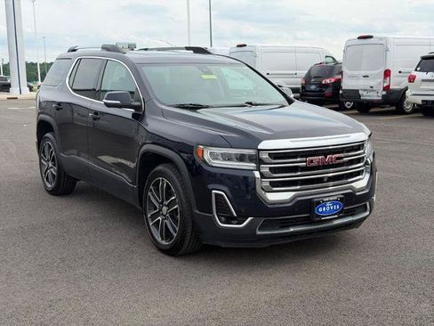Used 2021 GMC Acadia SLT w/ Technology Package AWD/4WD image 3