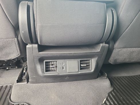 Used 2025 Chevrolet Silverado 1500 Custom Trail Boss w/ LPO, Dark Essentials Package AWD/4WD image 32