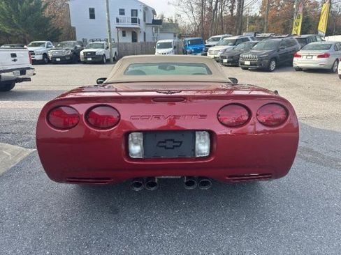 Used 1998 Chevrolet Corvette Convertible w/ Performance Handling Pkg RWD image 4