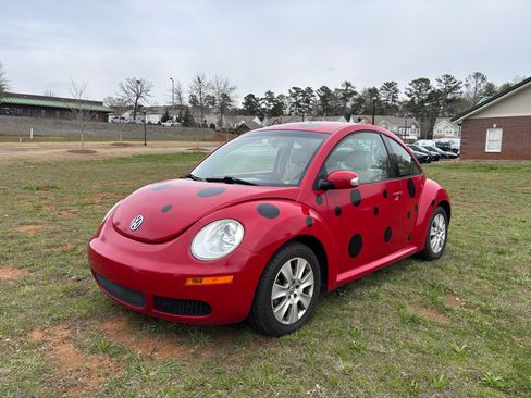 Used 2009 Volkswagen Beetle S image 1