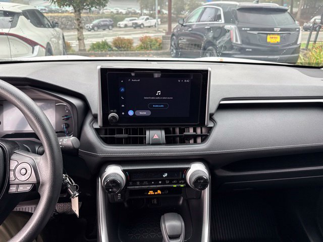 Used 2025 Toyota RAV4 LE AWD/4WD image 21