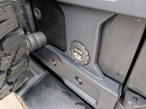 Used 2024 Jeep Wrangler Unlimited Rubicon image 28