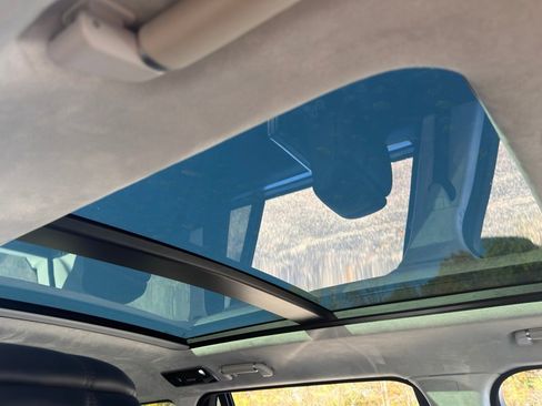 Used 2019 Land Rover Range Rover Long Wheelbase Autobiography image 39