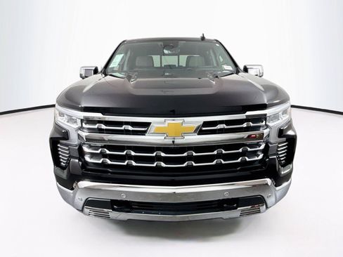 Used 2025 Chevrolet Silverado 1500 LTZ w/ LTZ Premium Package AWD/4WD image 9